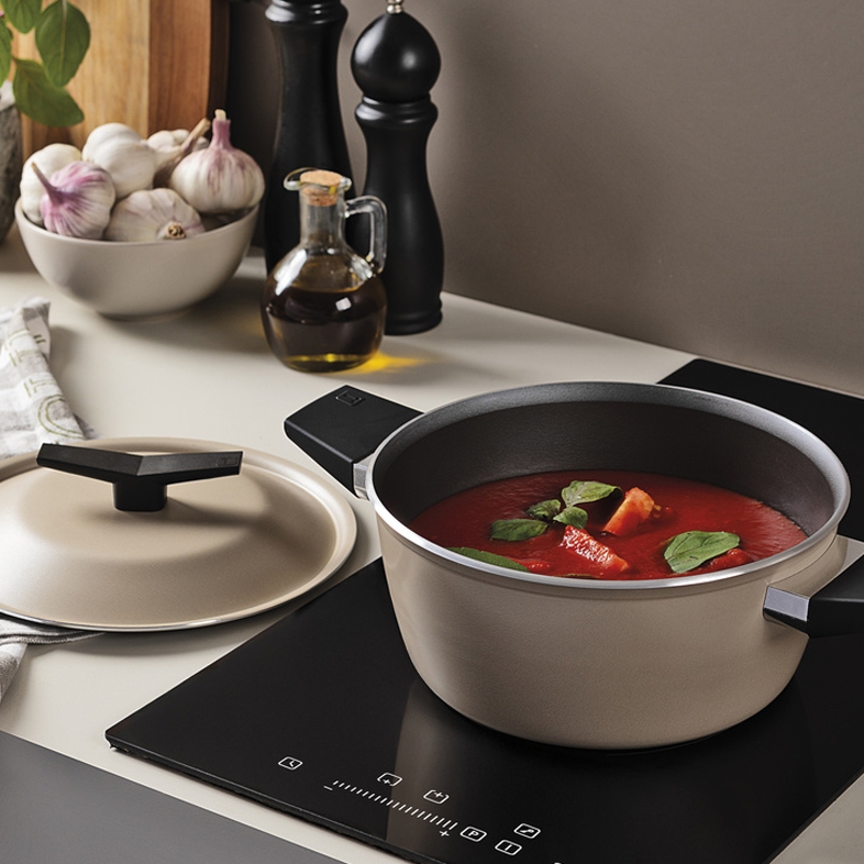 Olla con Tapa Tramontina Antiadherente Starflon Excellent Arena- 24cm - Image 4